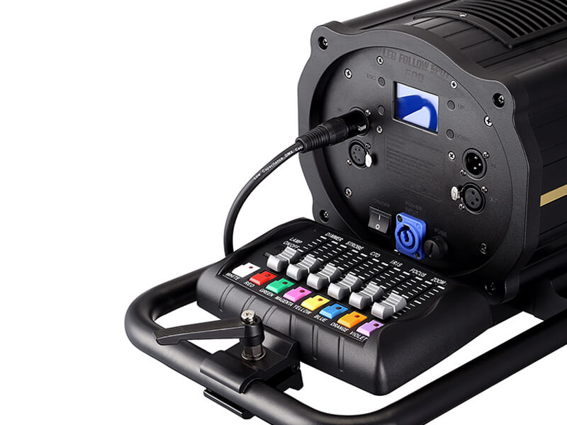 Foco de seguimiento LED DMX con zoom motorizado de 600 W