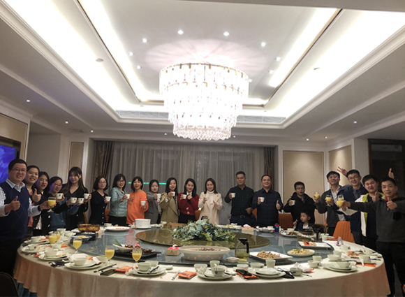 Vangaa LED Fresnel Spot Lights y LED Video Panel Lights se utilizan en el proyecto Studio de una estación de TV en Singapur