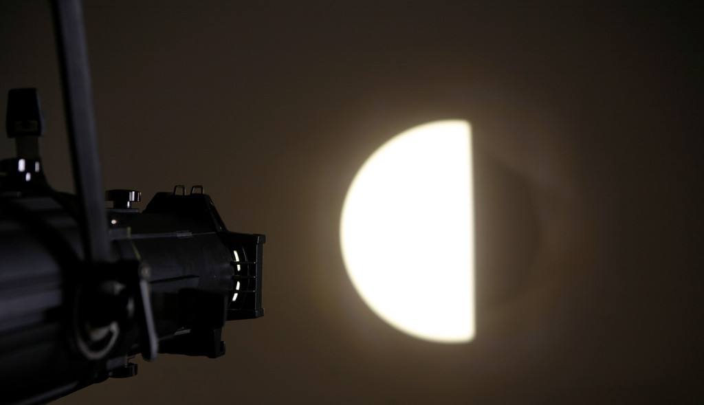 Habilidades de iluminación de panel de luz LED y detalles de aplicación