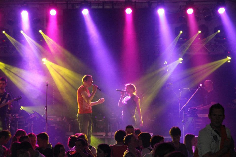 Iluminaci&oacute;n de escenario profesional