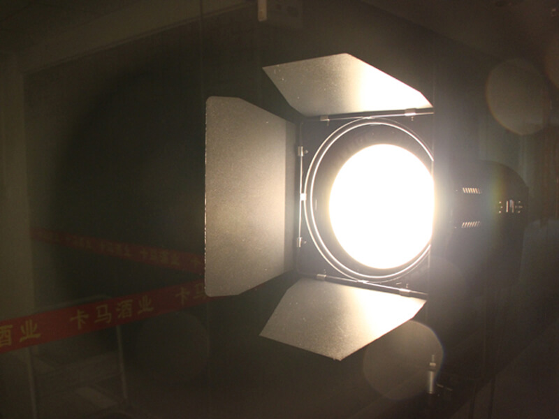 Foco Fresnel Led Bicolor 100W para Teatro